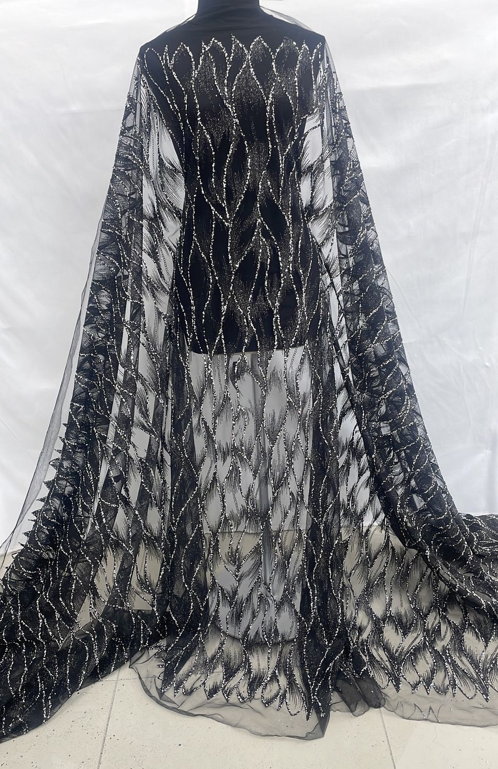 [ 24724 ] Tulle Emb Sugar-303-137-Black-99 per Meter