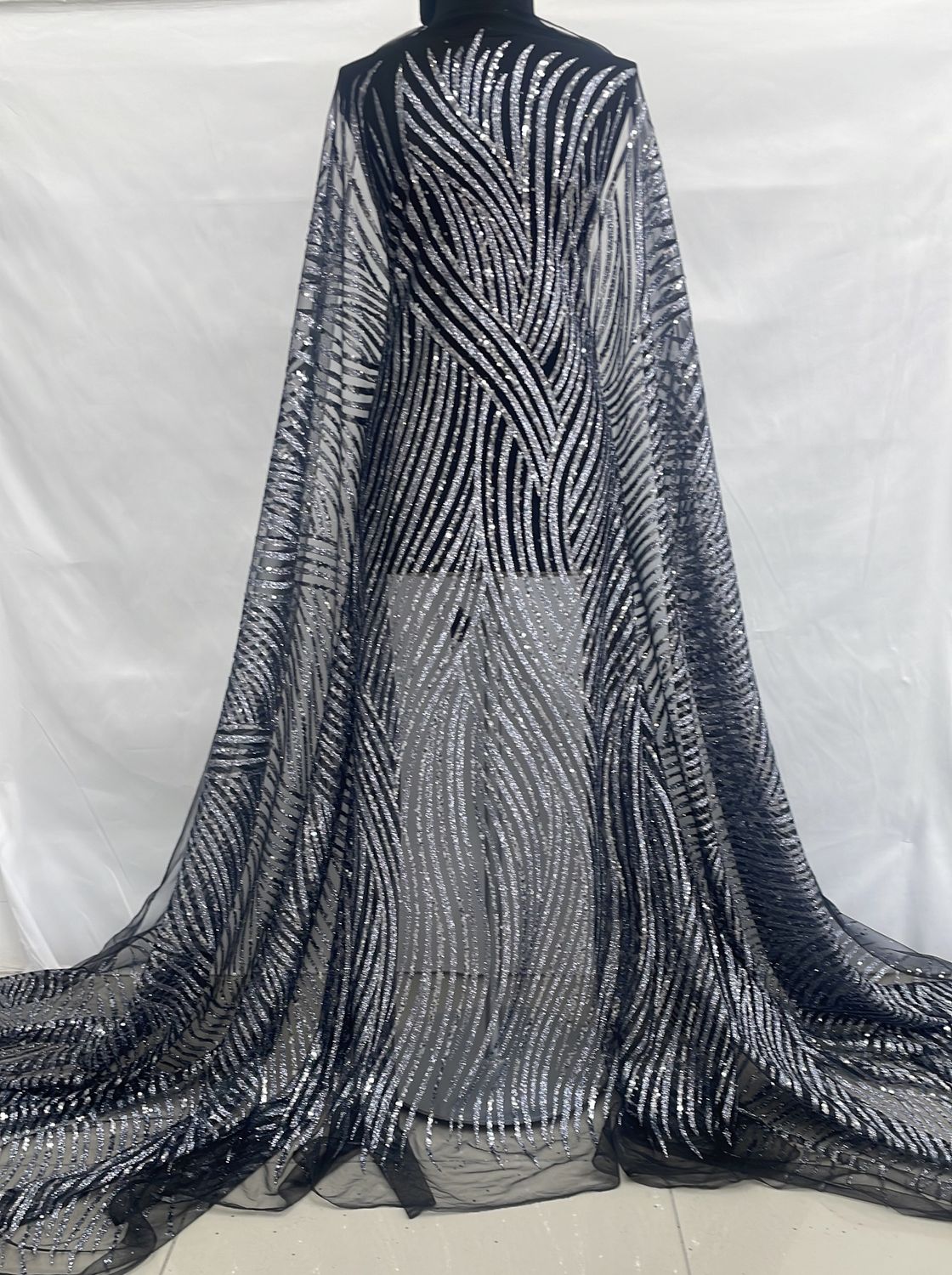 [ 23896 ] Tulle Sugar Sequence-Y22-135-133-Black/Silver per Meter