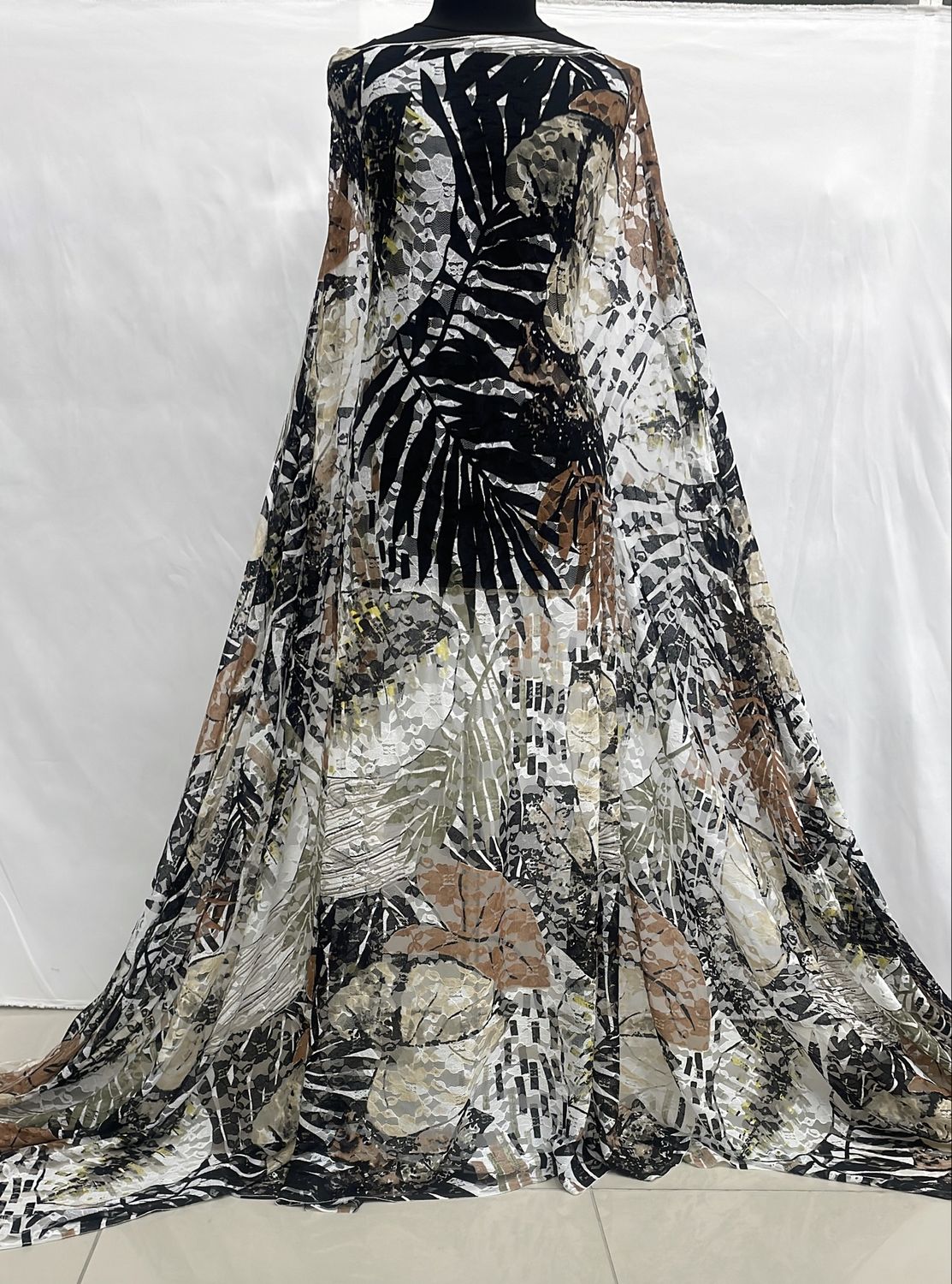 [ 14908 ] Lace Printed/140cm/5g/Cream Beige Black per Meter