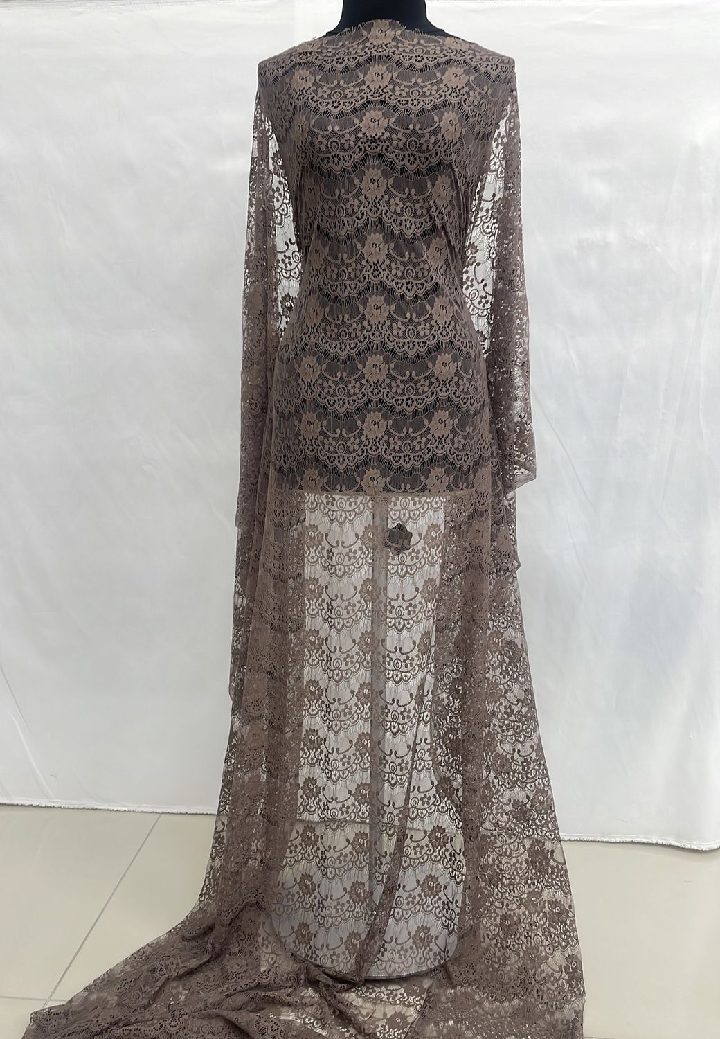 [ 21594 ] Lace Chantilly Design/150/5g/Taupe per Meter