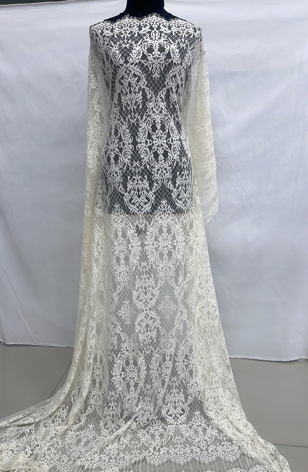 [ 21590 ] Lace Chantilly Corded/150/5g/Cream per Meter