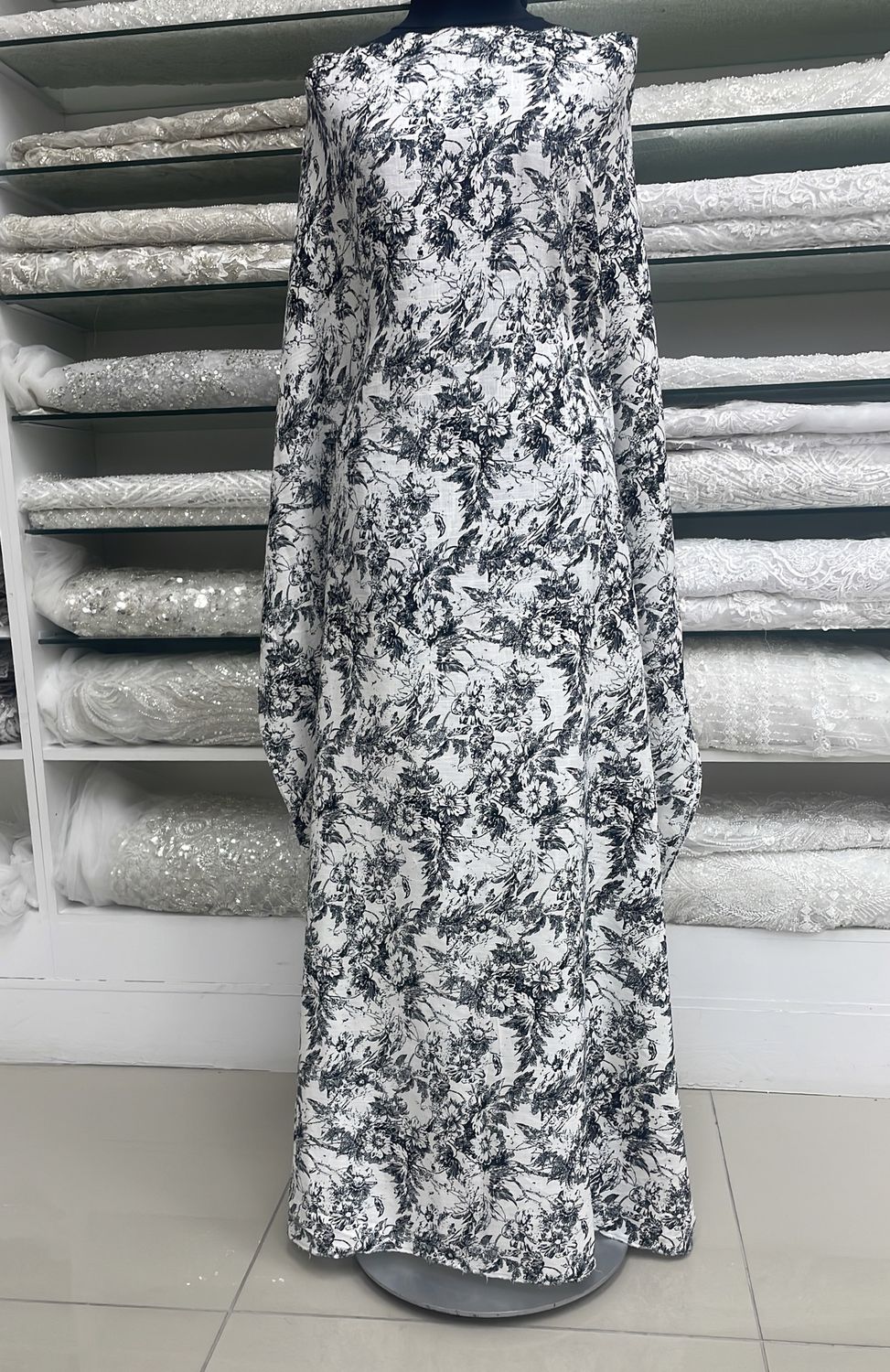 [ 17457 ] Linen Rayon Printed/145cm/5g/Black/White per Meter