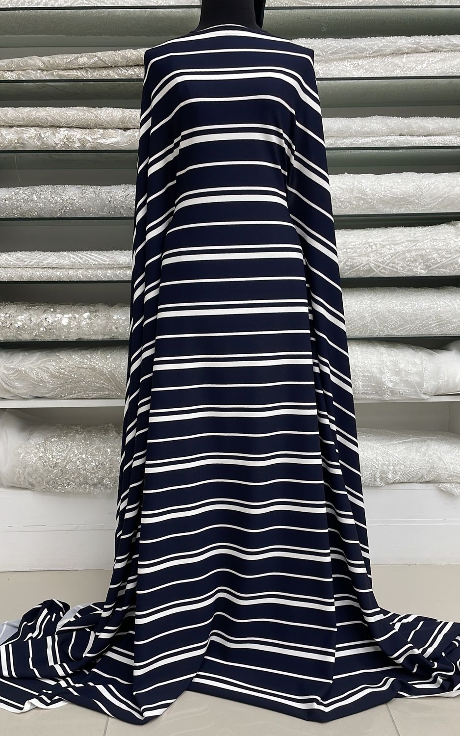 Scuba [ 17703 ] Crepe Scuba Printed/150/5g/WHITE NAVY per Meter