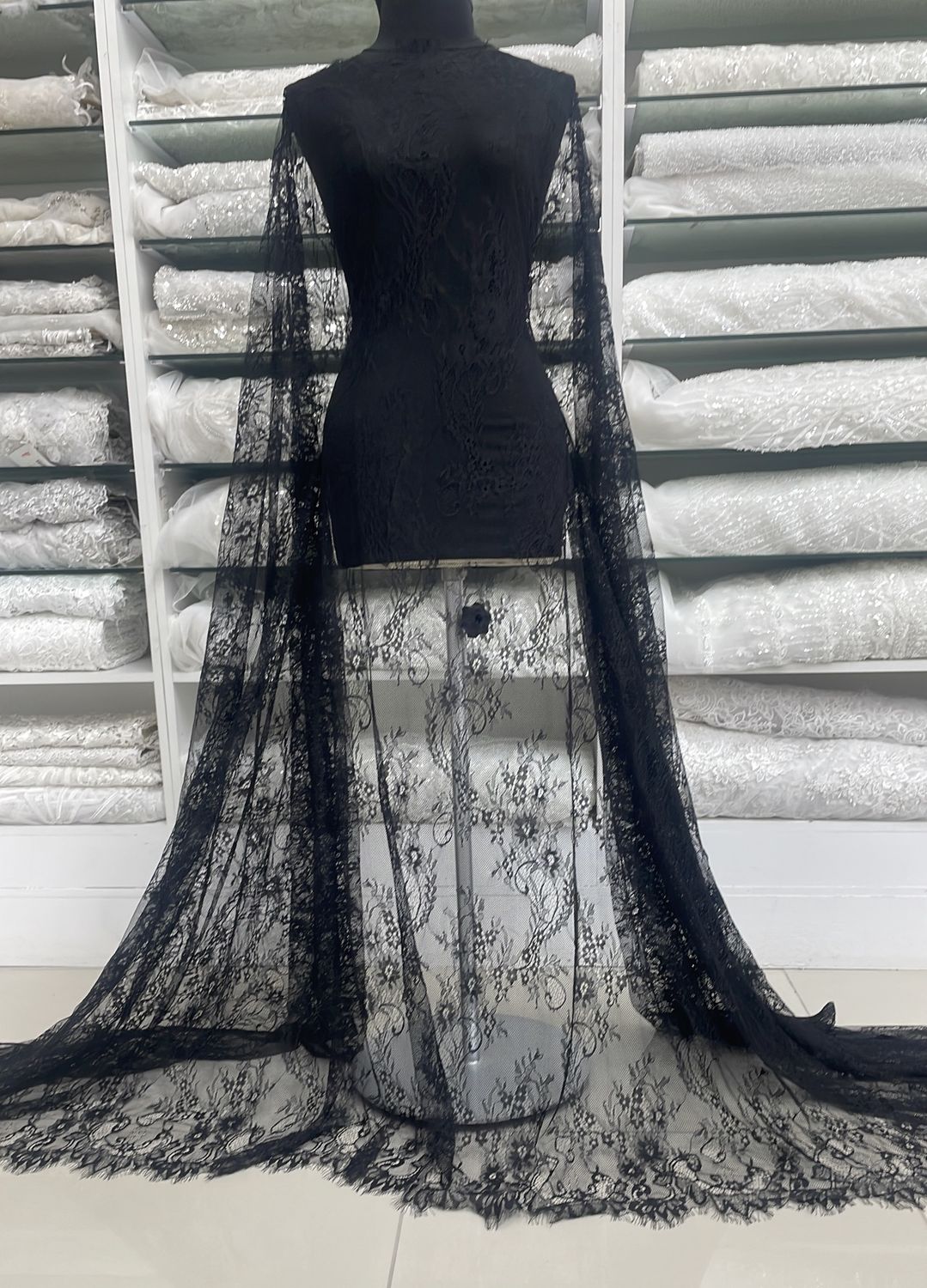 Dress Fabric Chantilly Lace Design-per m-140-99-Black