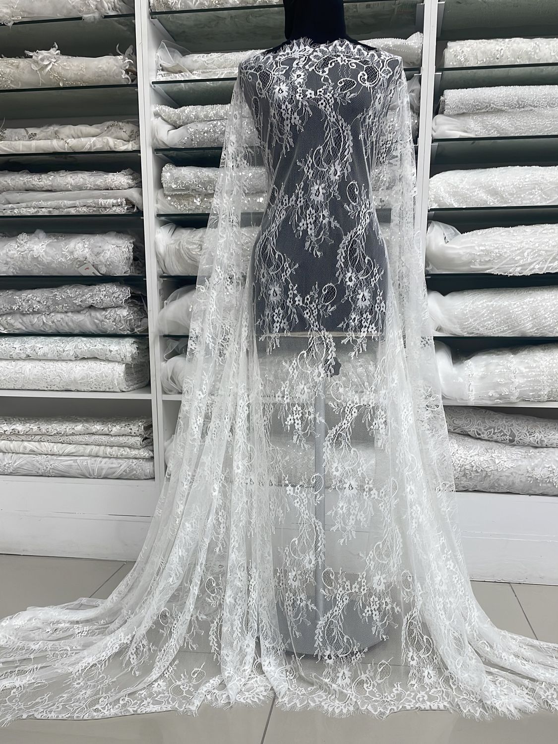 Wedding Dress Fabric Chantilly Lace Design-per m-140-02-Ivory