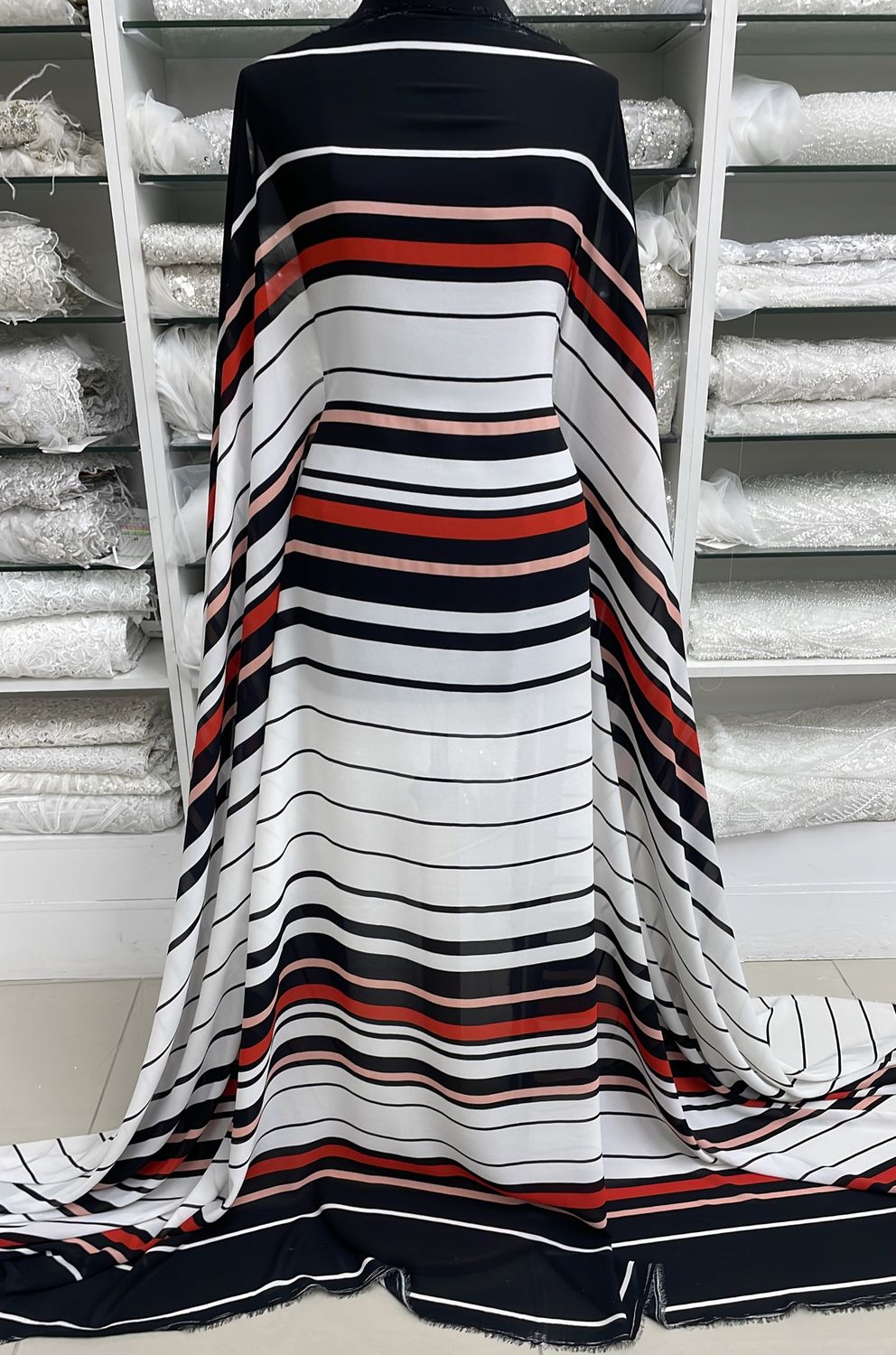 [ GEP-G15C2117-01 ] GeorgettePrintedStripe 150-BlackWhiteRed per Meter