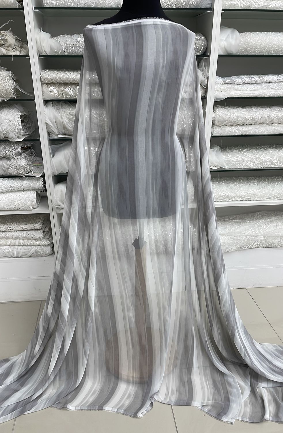 [ PCH-GG-S15-108 ] Printed Chiffon GGT 150w GreySilver per Meter