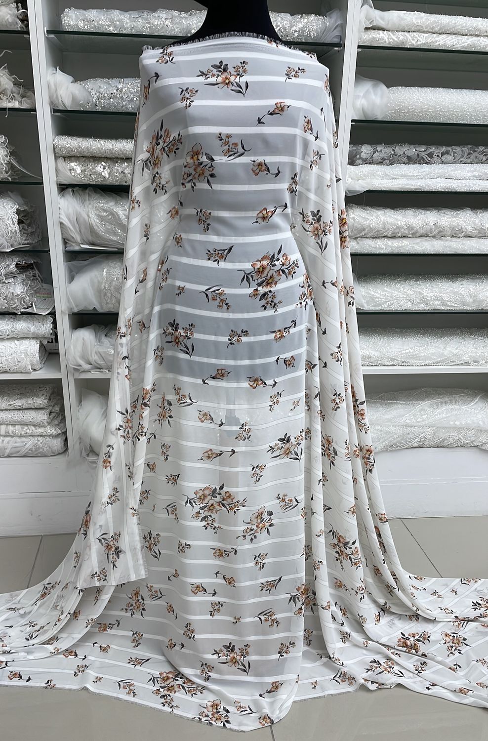 [ 20979 ] Chiffon Printed Metallic/150/5g/CreamPeach per Meter