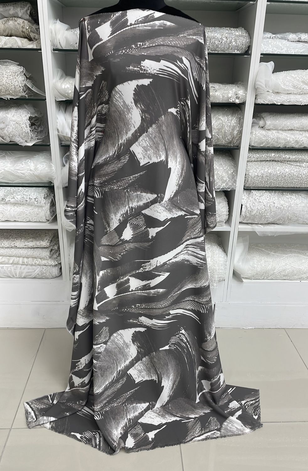 [ CPP-MI-F451-3 ] CrepePoly95Elas5%Print140cm-GREY per Meter