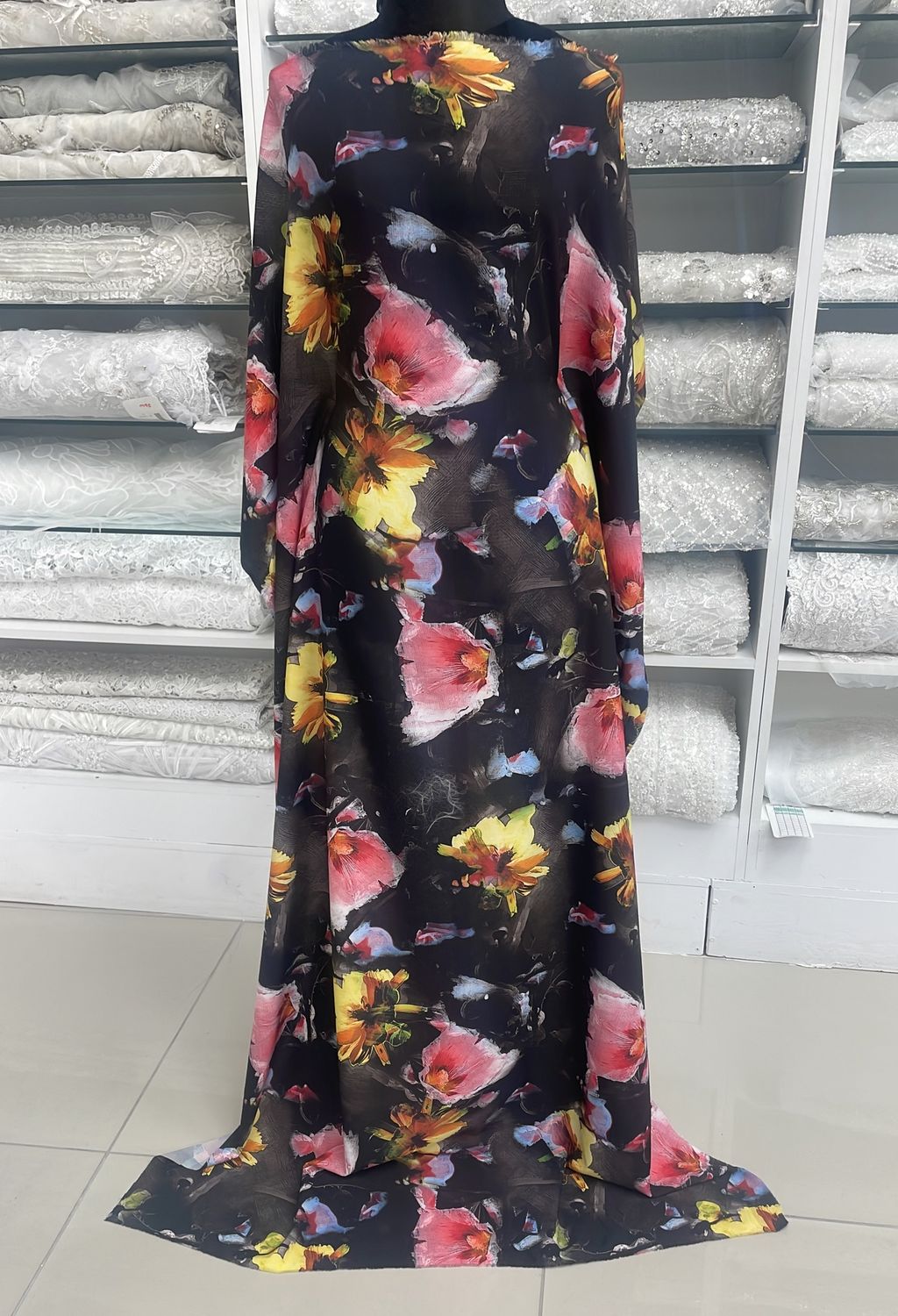 [ 19642 ] Satin Stretch Printed/150/90g/BLACK per Meter