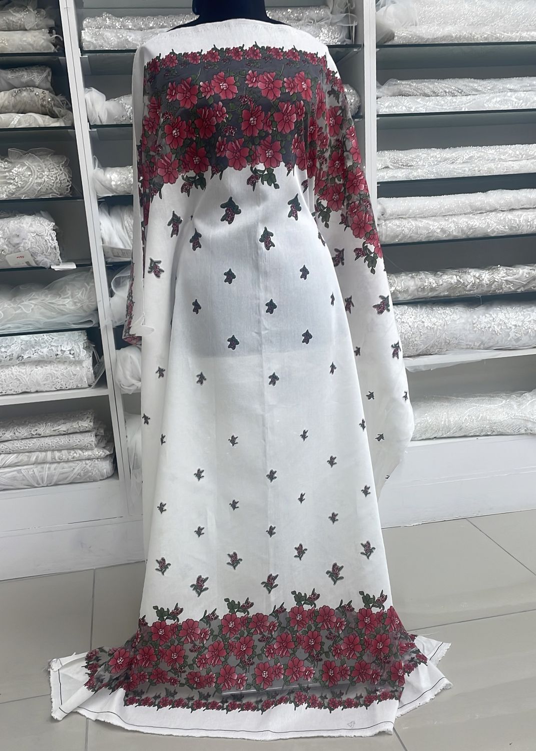 [ 21606 ] Cotton Burnout/147/5g/O White / Red per Meter