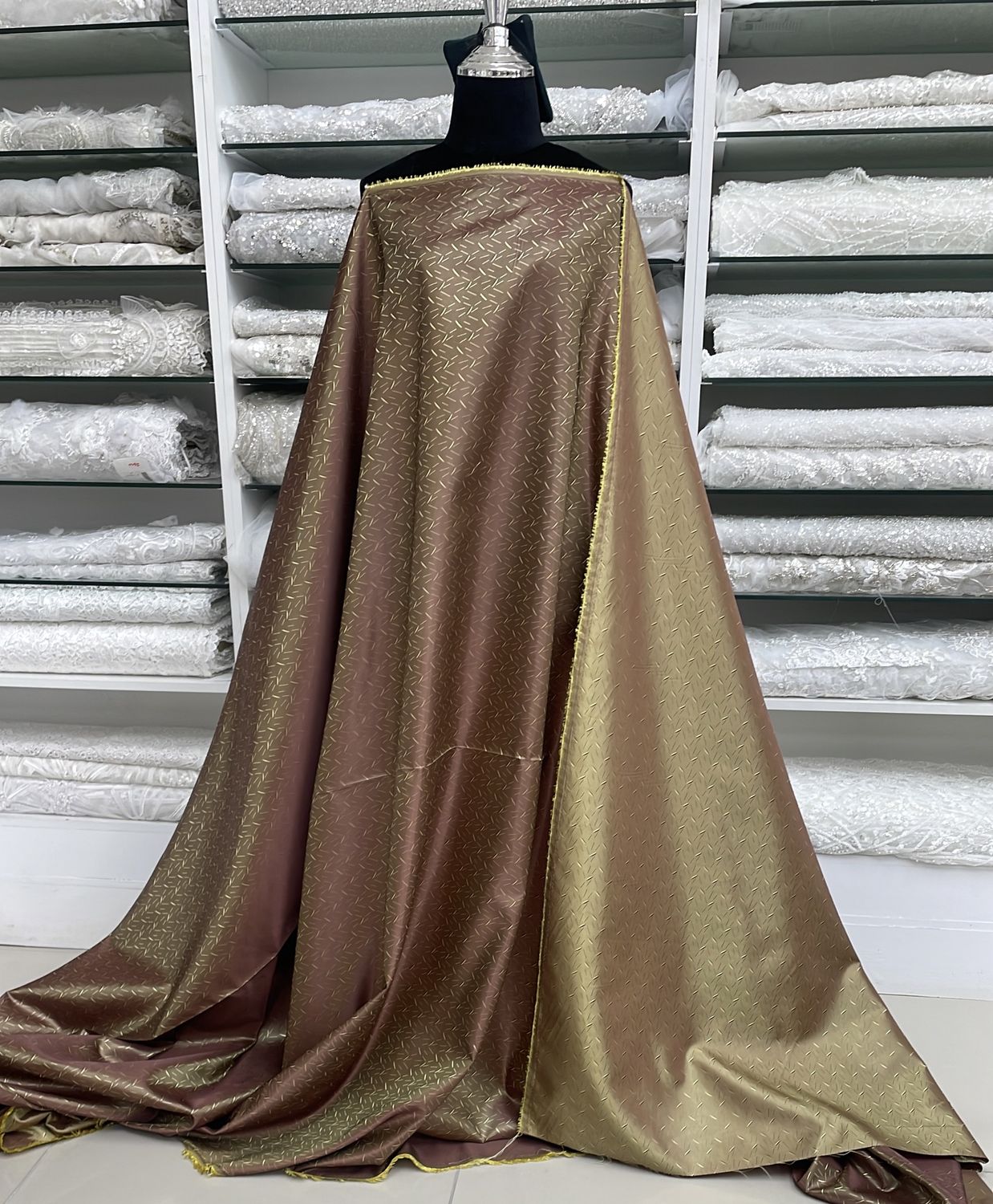 [ 24872 ] Jacquard Suit Lining-150-12-Gold per Meter