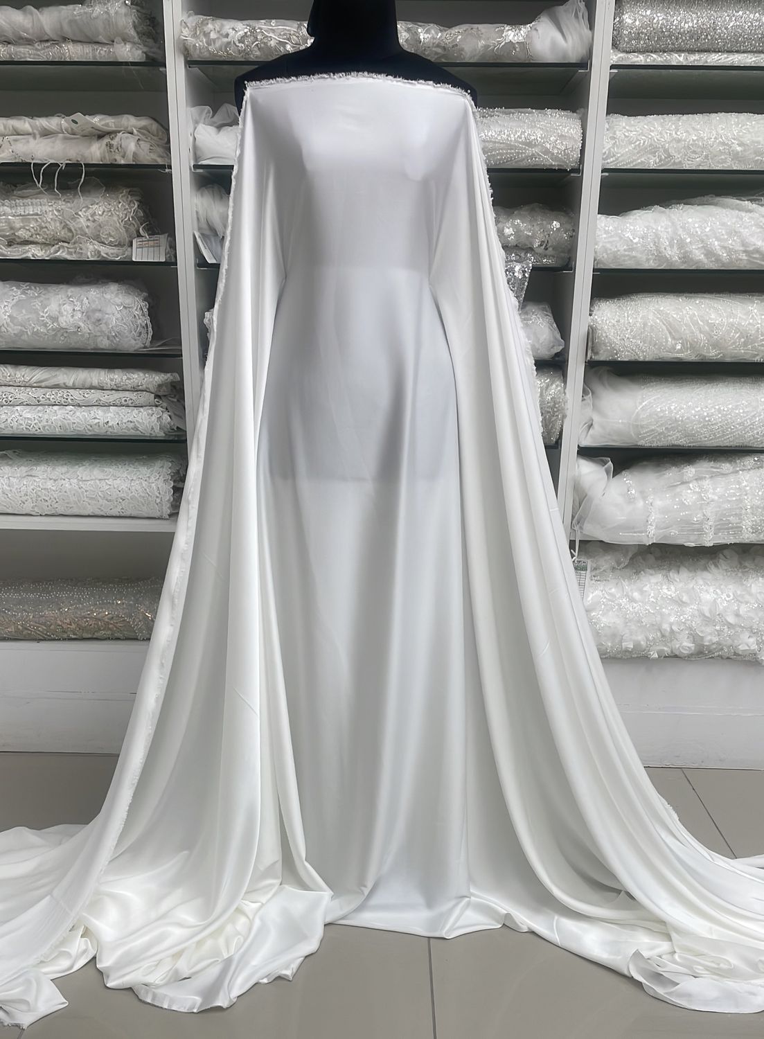Armani Satin-(per m)-150-01-Ivory