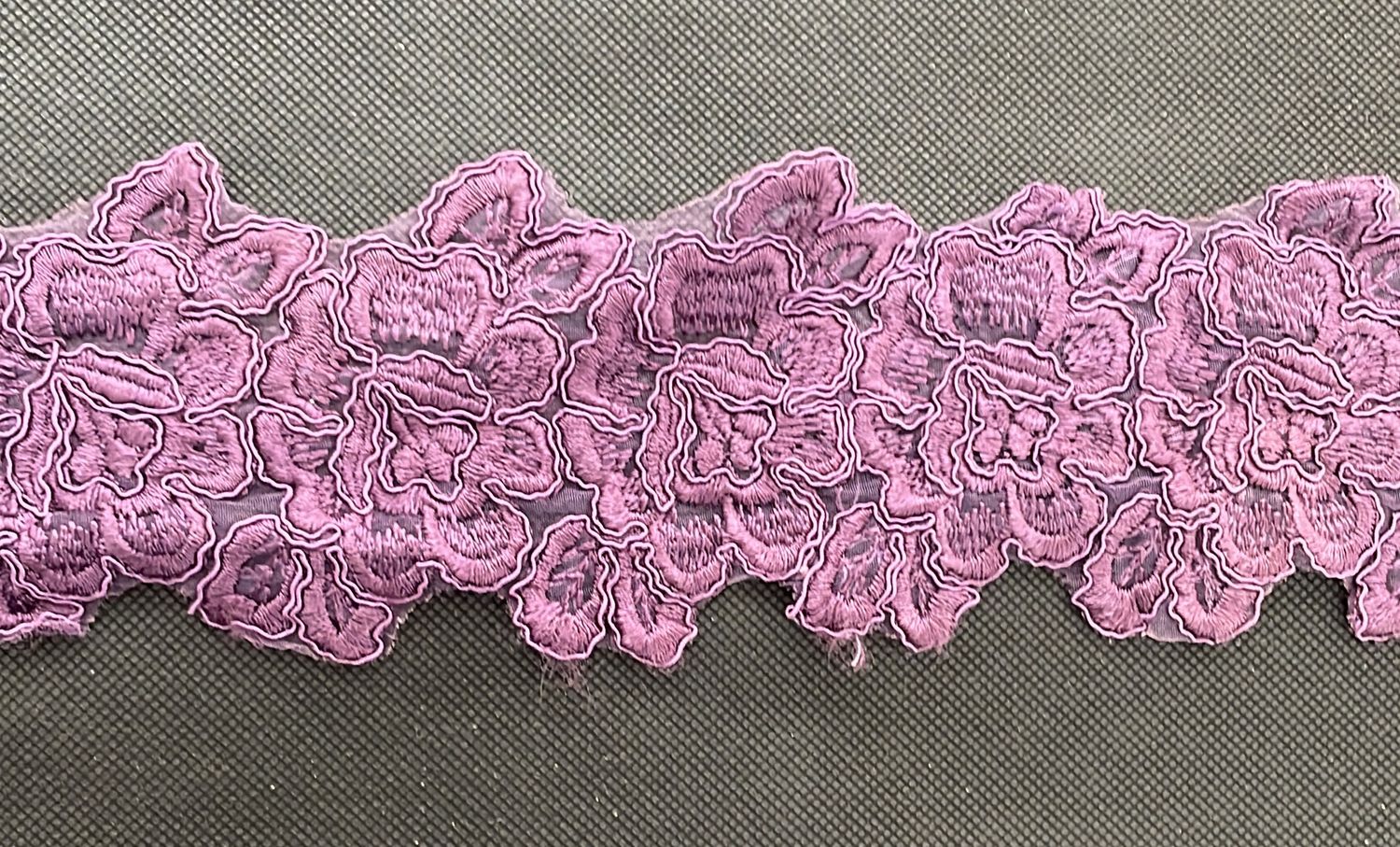 [ BR-ATD-X1018-6 ] Braid Fancy Flower - 9cm - Eggplant per Meter