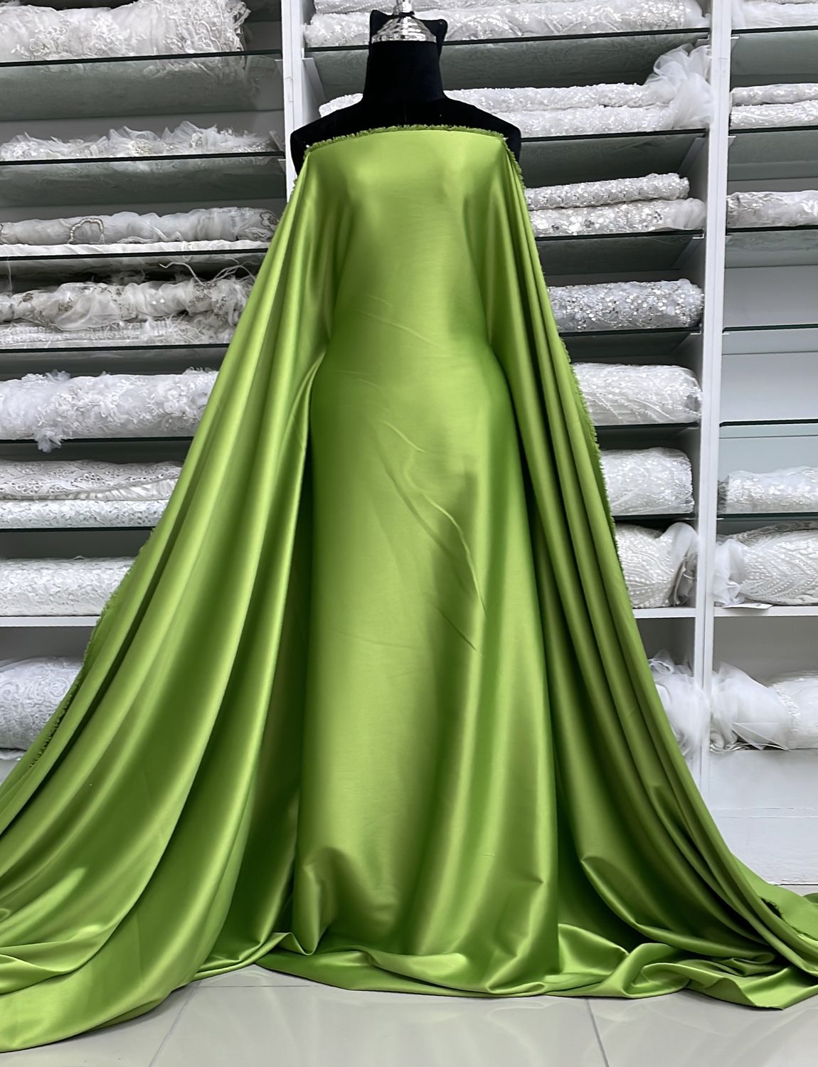Satin Milano-per m-150-F19-Apple