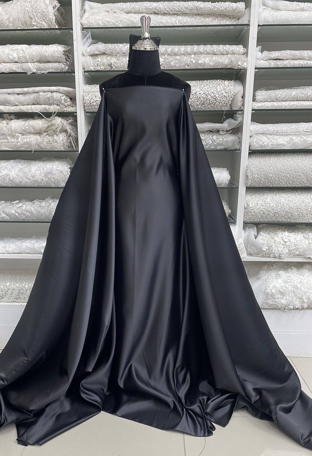 [ 24901 ] DuchessSatinLux-630-1GU-150-BLACK-RK1 per Meter