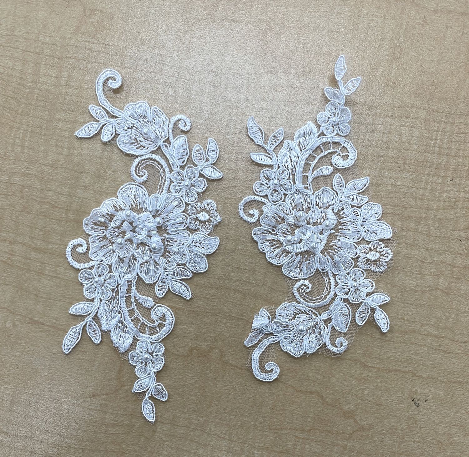 [ 14884 ] Lace Motiff Beaded/20cm/5g/White per Pair