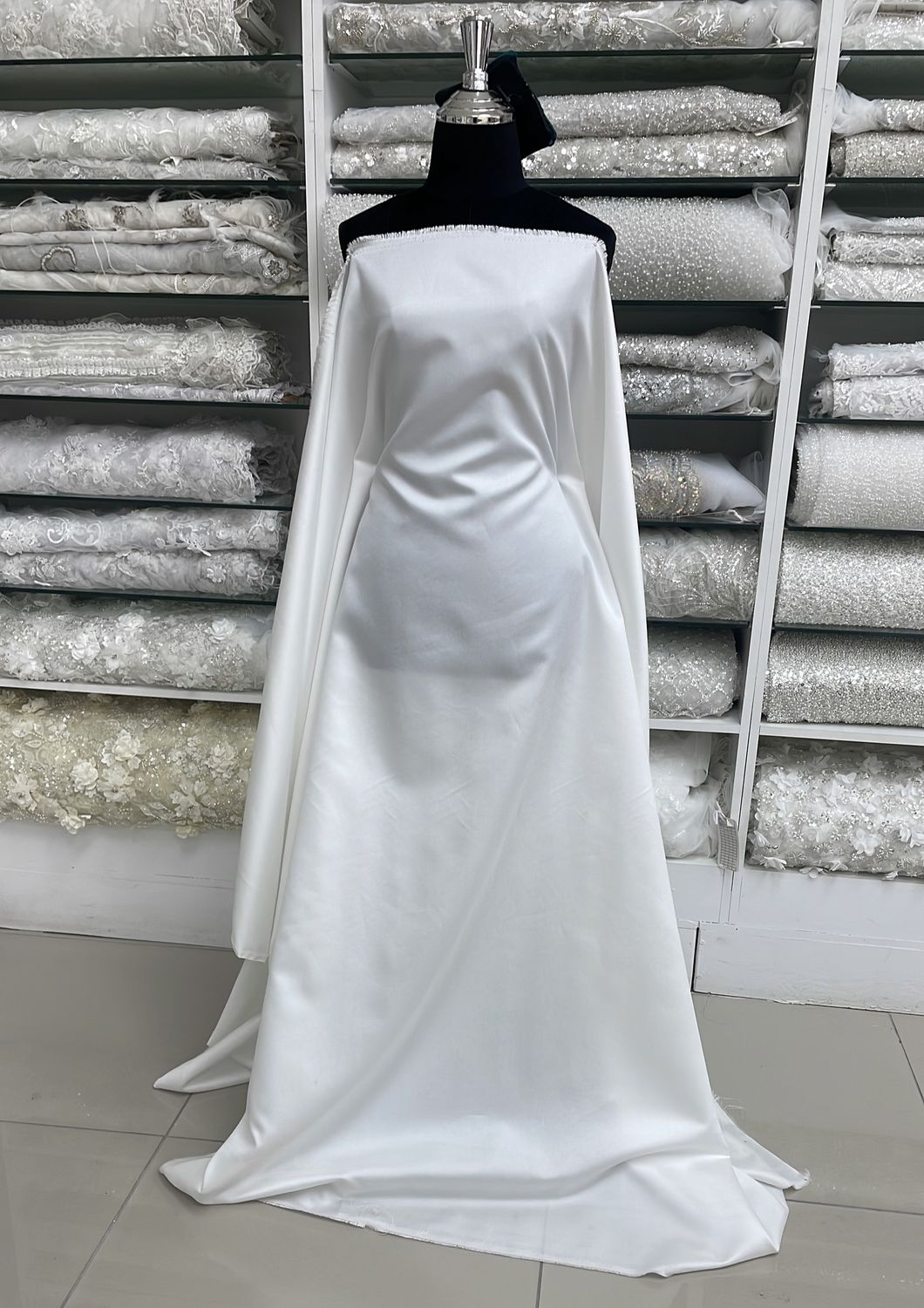[ SM-ROR-2100-RI1 ] Satin Mikado Off white 150W per Meter
