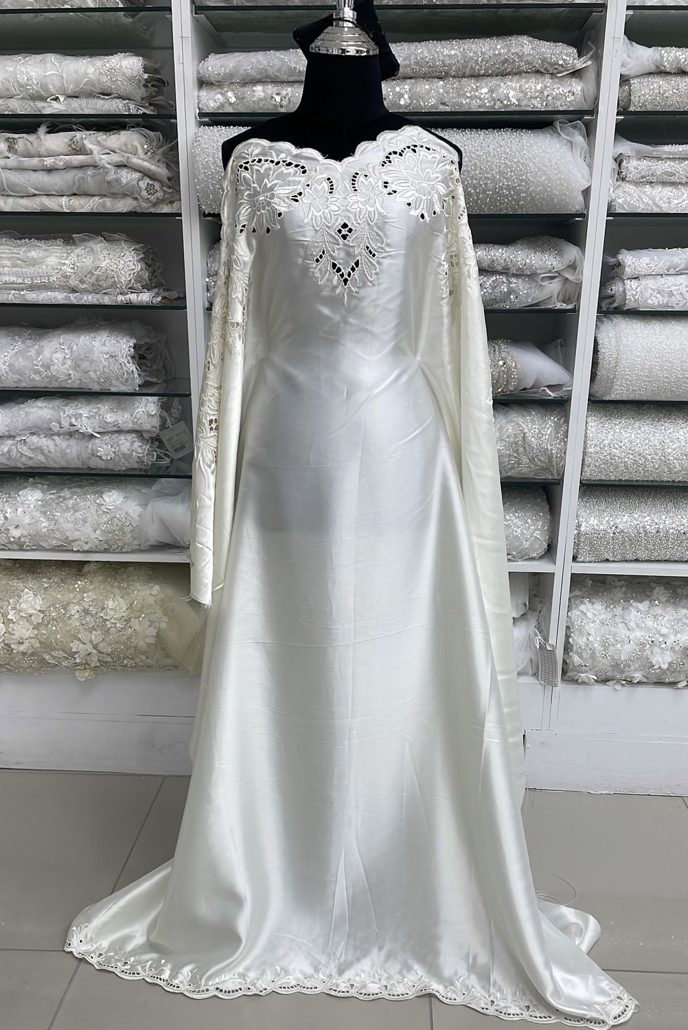 [ SCW-E-CWS ] Satin Cutwork  - Cream per Meter