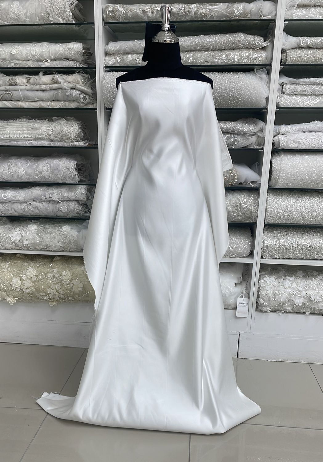 [ 24898 ] DuchessSatinLux-630-1GU-150-SILK WHITE-RW2 per Meter