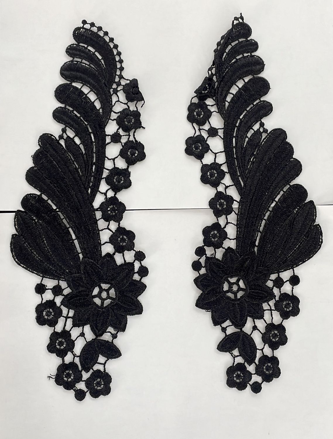 [ 15560 ] Organza Embroidered Motiff Beaded/36cm/5g/BLACK per Pair