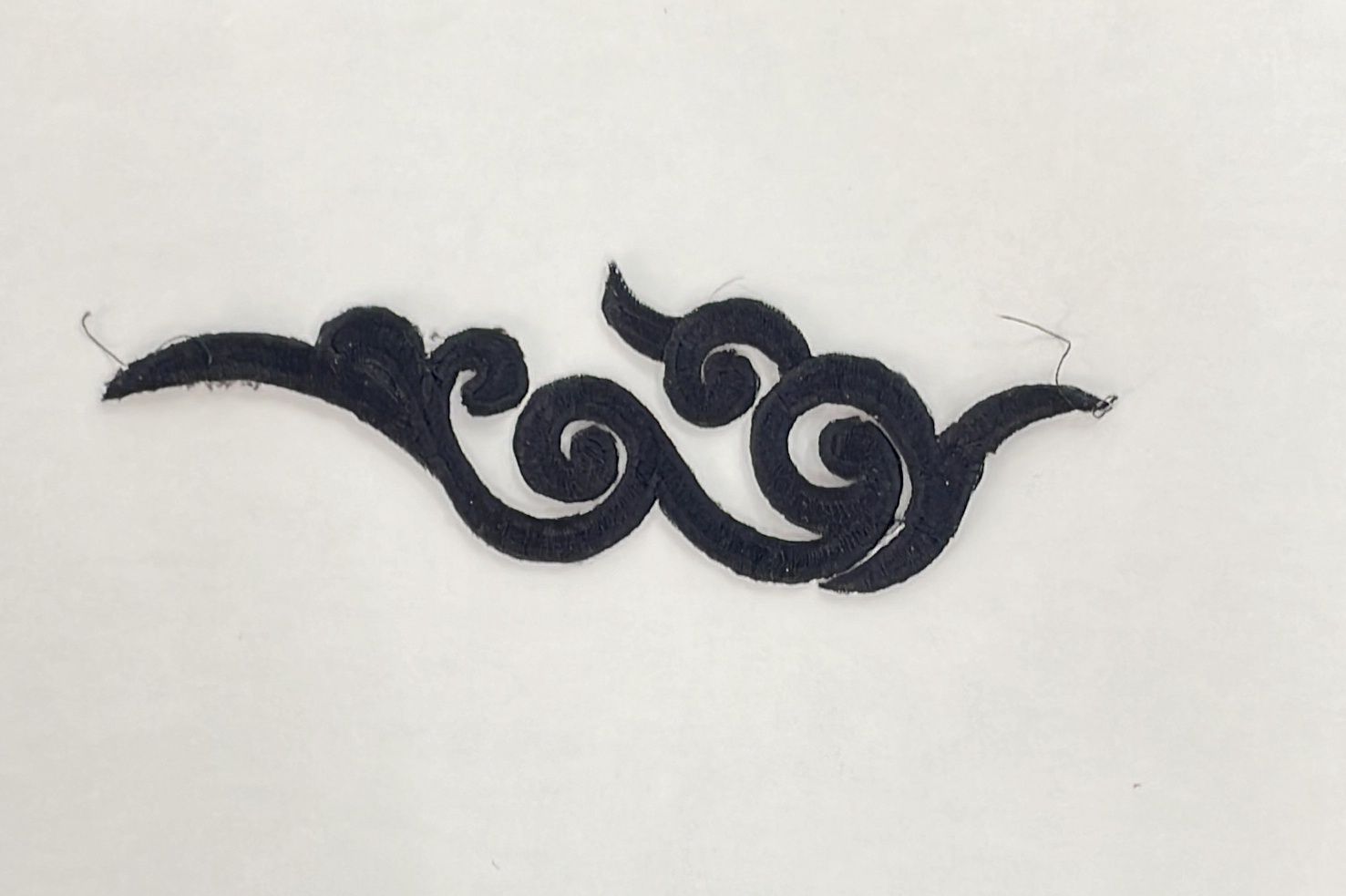 [ MOEI-AK-5933-2 ] MotiffEmb IronOn18cm-BLACK per Meter