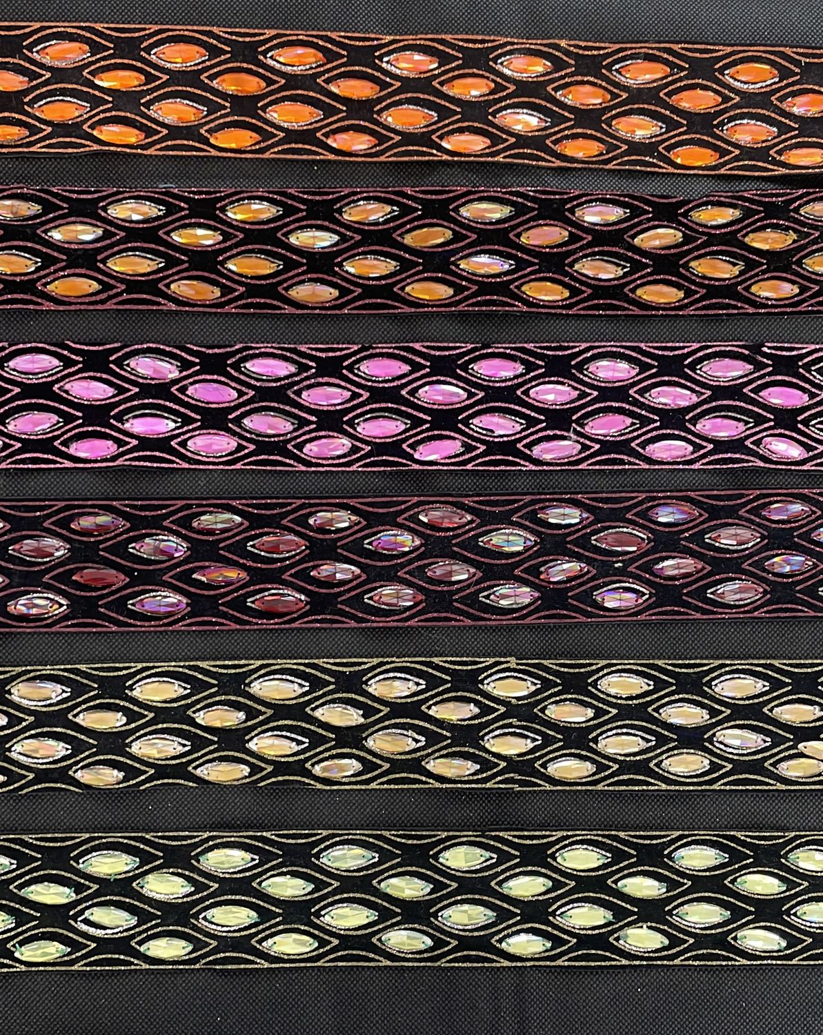 [ BVS-E-RTR01-ALL ] Braid Velvet with Stones - All Colours per Meter