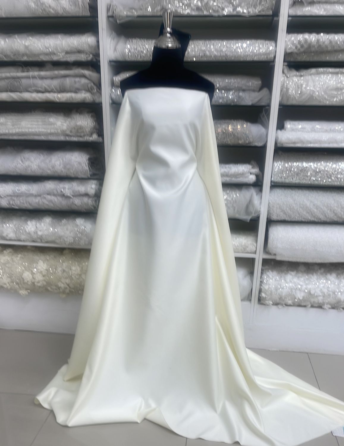 [ DS-PB-A300-03 ] Duchess Satin 145cm Ivory per Meter