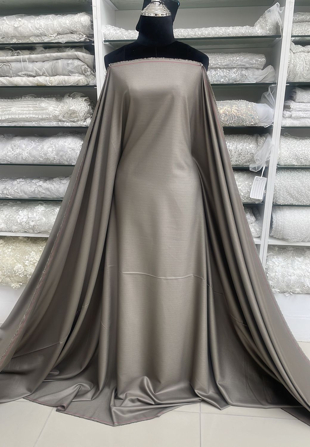 [ 24223 ] English Suiting Viscose Schild-6079-150-2-Taupe per Meter