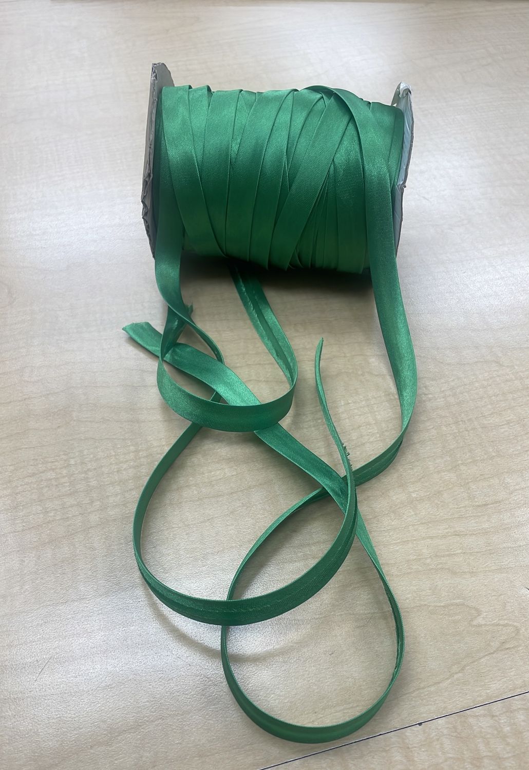 [ SBB-HTC-15MM-54 ] Satin Binding15mm-EMERALD per Meter