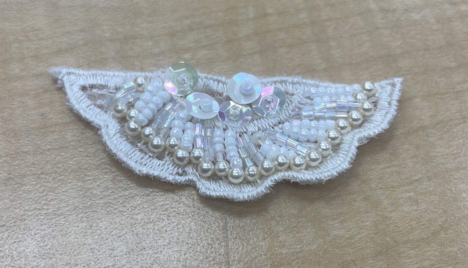 [ MOB-PT-1226-02 ] Motiff Beaded Leaf - Ivory per Each