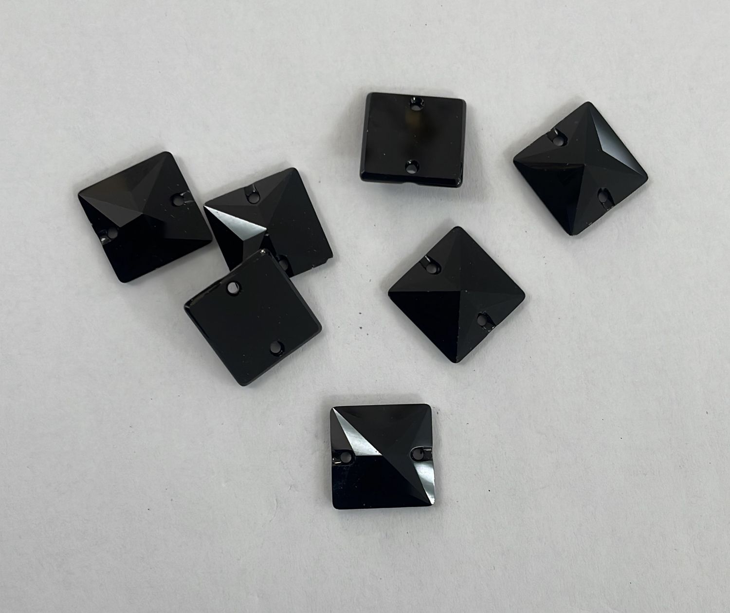 [ SW-CR-3240-16MM ] Swarovski Crystal Unfoiled Square Sew On per Each