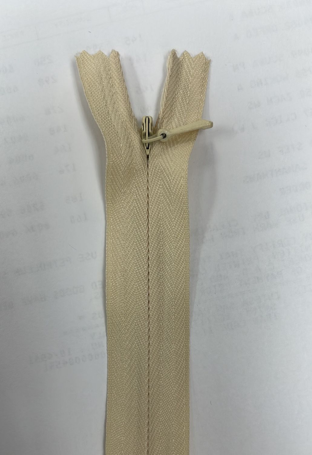 [ 16136 ] Zip Invisible Cotton/50cm/5g/Pale Sand per Each