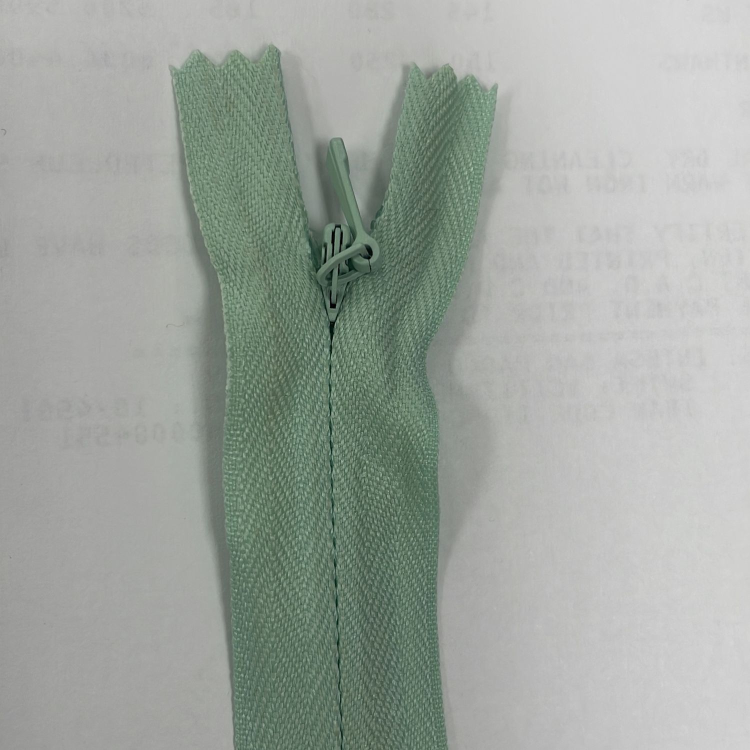 [ 19031 ] Zip Invisible Cotton/50cm/5g/Leaf green per Each