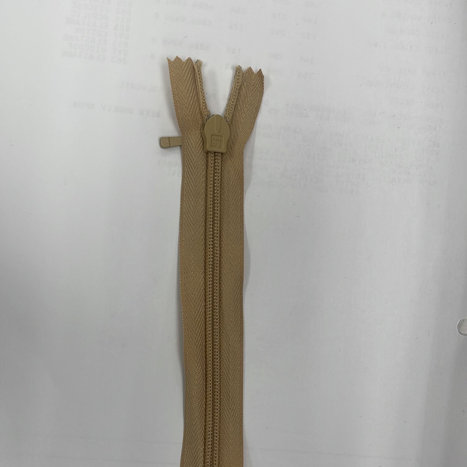 [ 19039 ] Zip Invisible Cotton/50cm/5g/Pale Brown per Each
