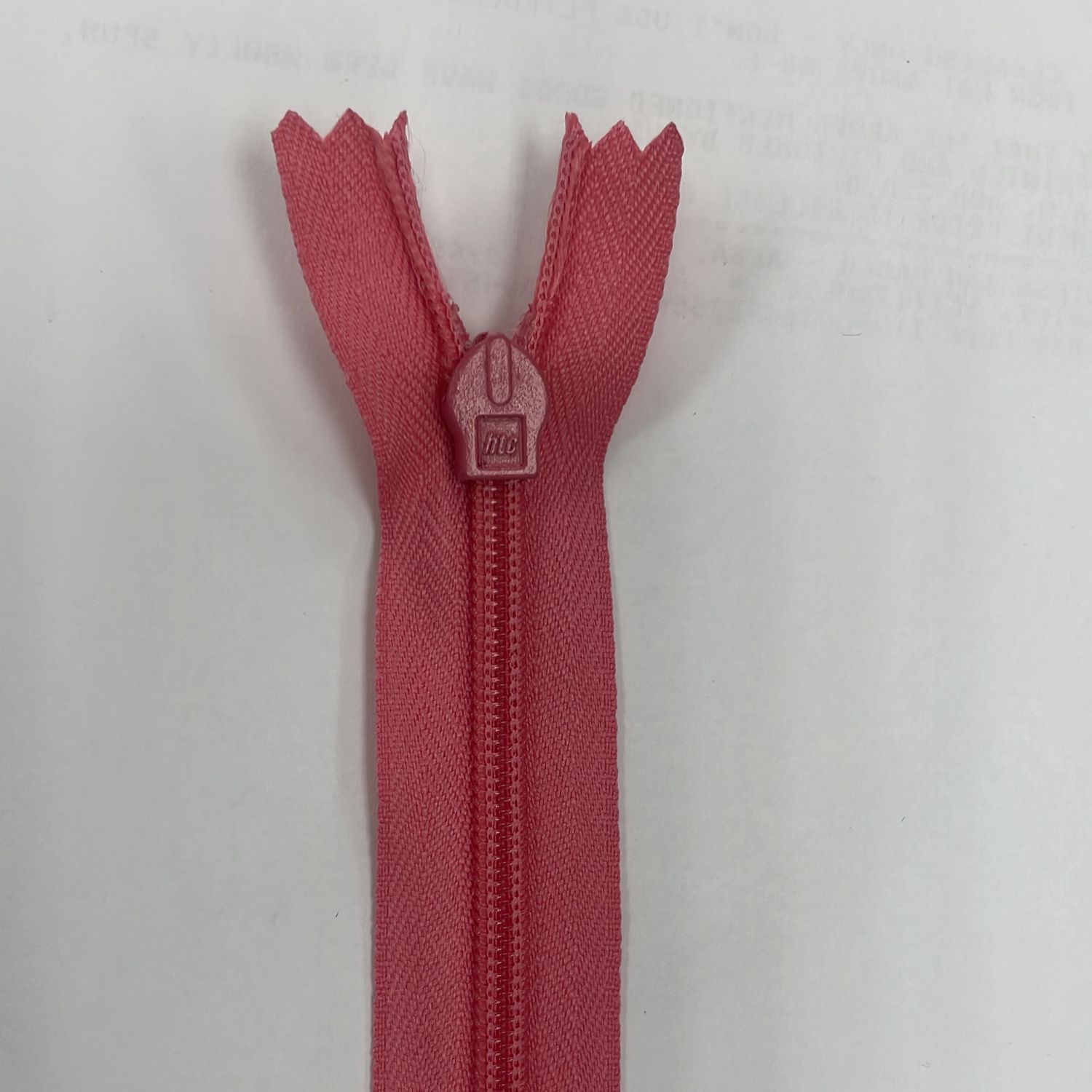 [ 18986 ] Zip Invisible Cotton/50cm/5g/Bright rose per Each