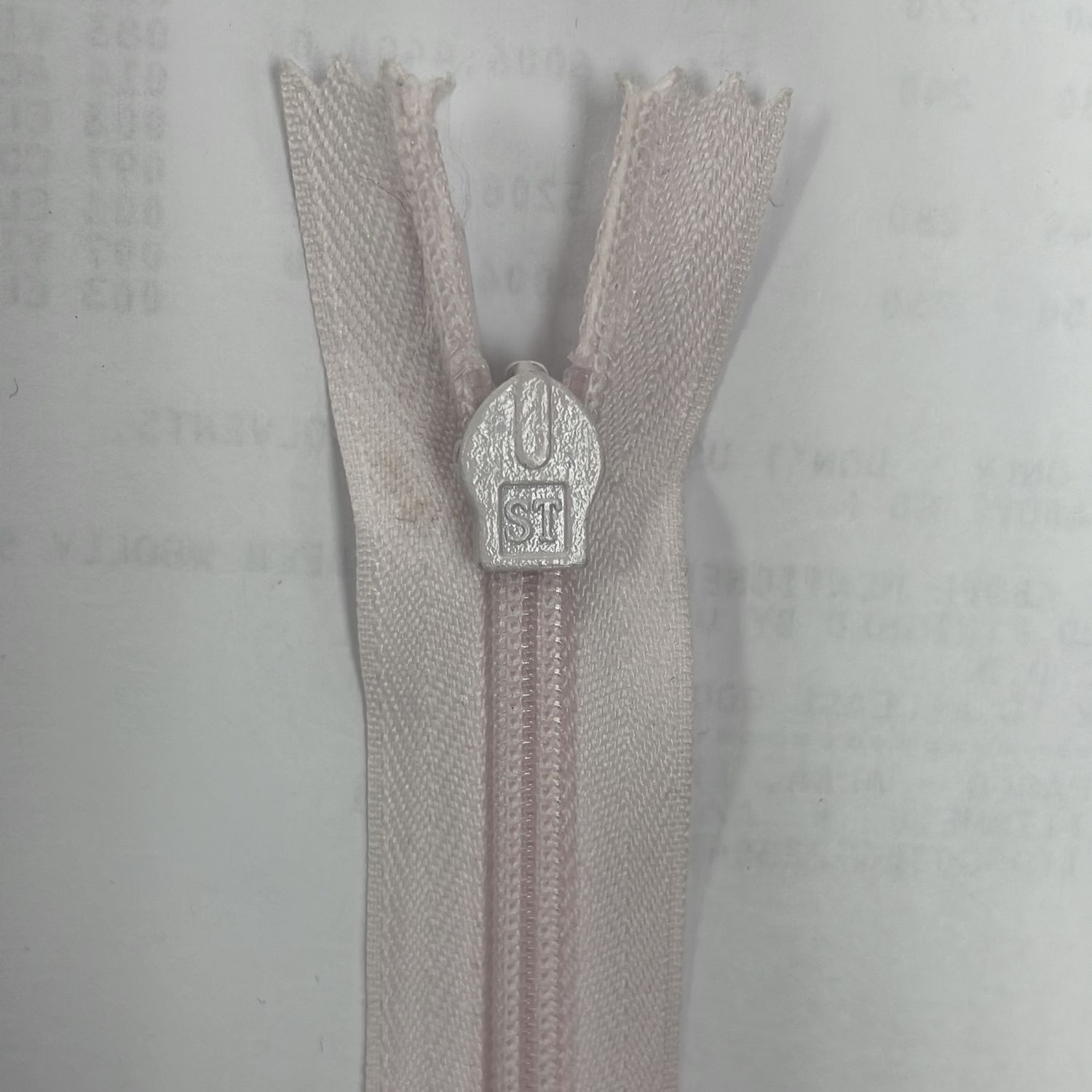 [ 16134 ] Zip Invisible Cotton/50cm/5g/Pert Pink per Each