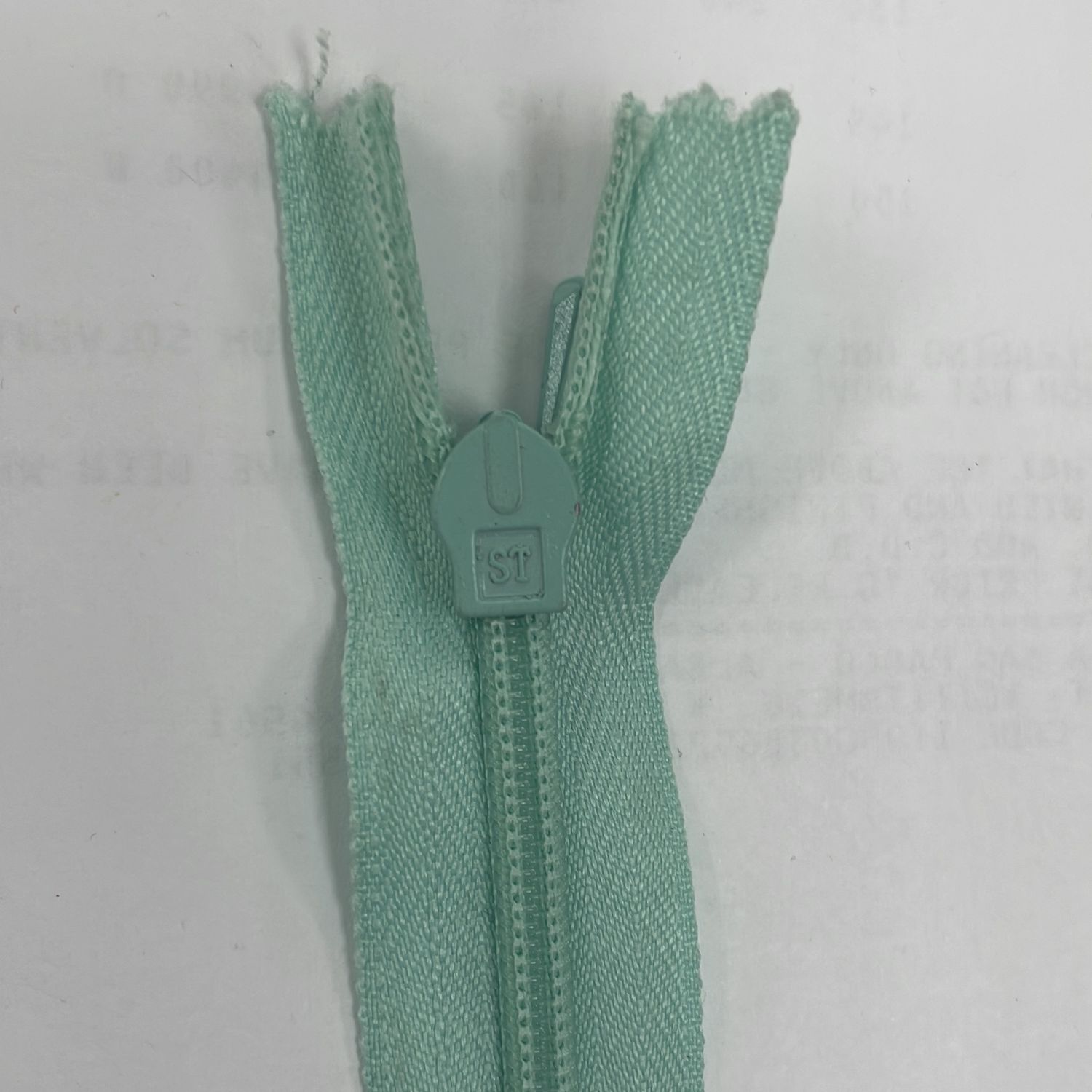 [ ZI-HTC-20-193 ] Zip Invisible 20cm-LUSTER per Each