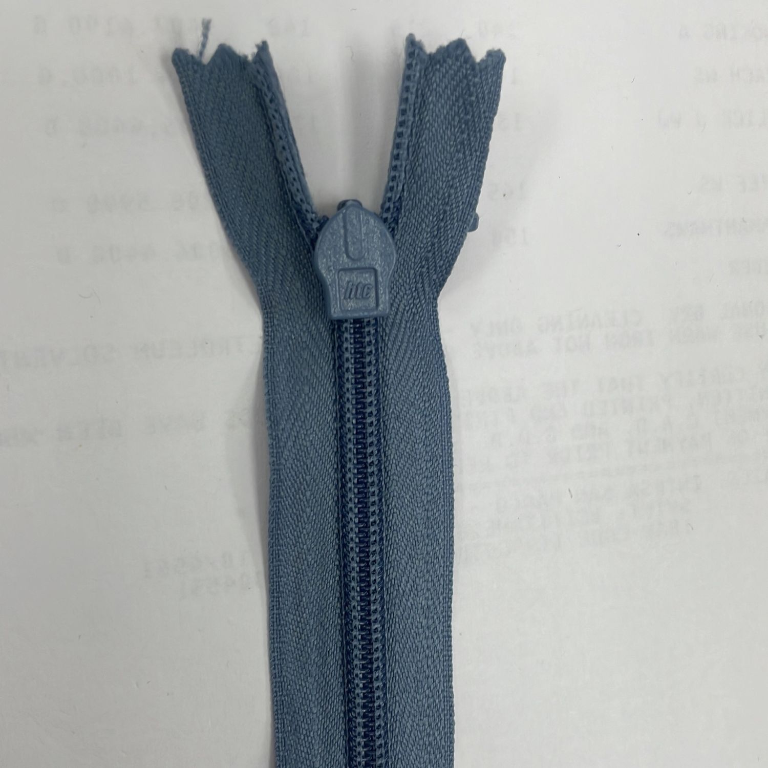 [ ZI-HTC-20-303 ] Zip Invisible 20cm-ICEBERG BLUE per Each