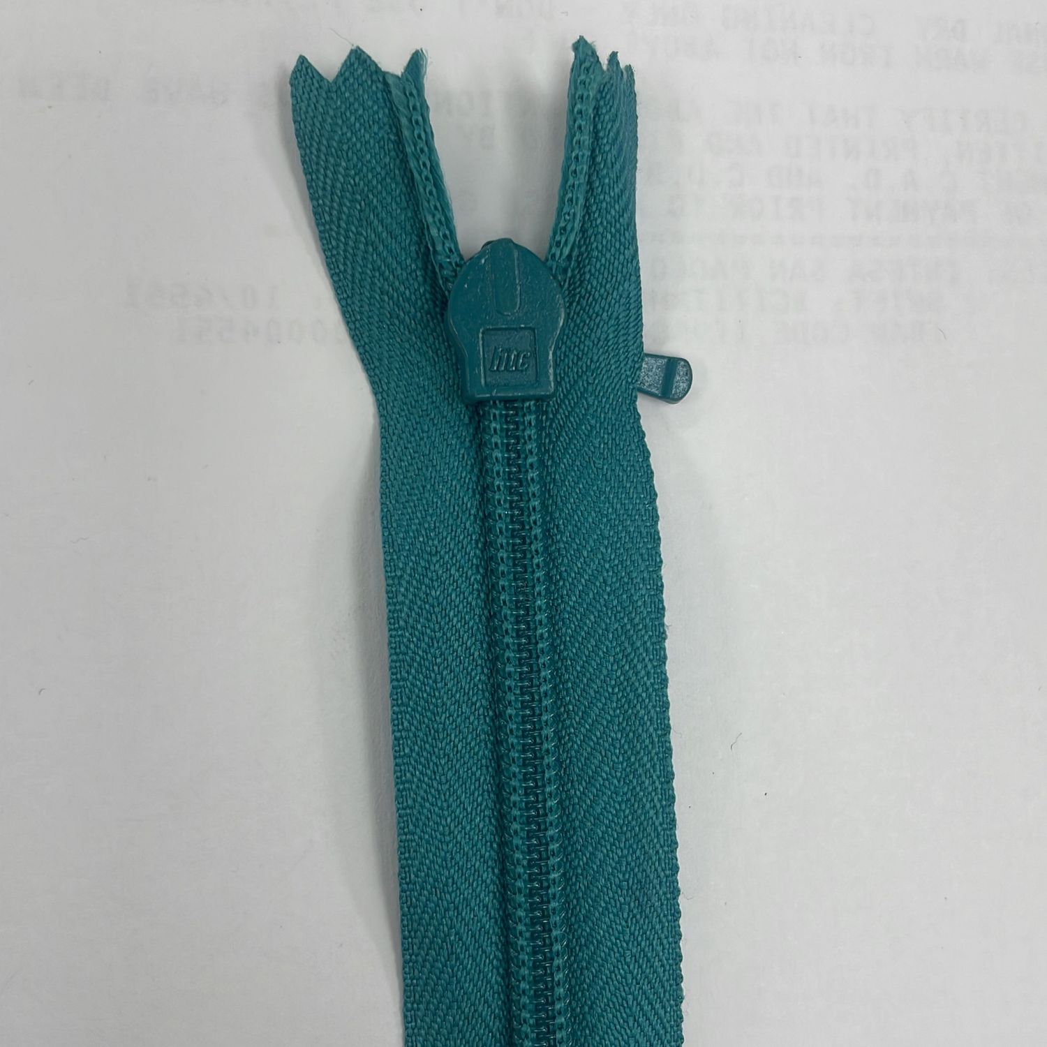 [ ZI-HTC-20-203 ] Zip Invisible 20cm-CHANNEL BLUE per Each
