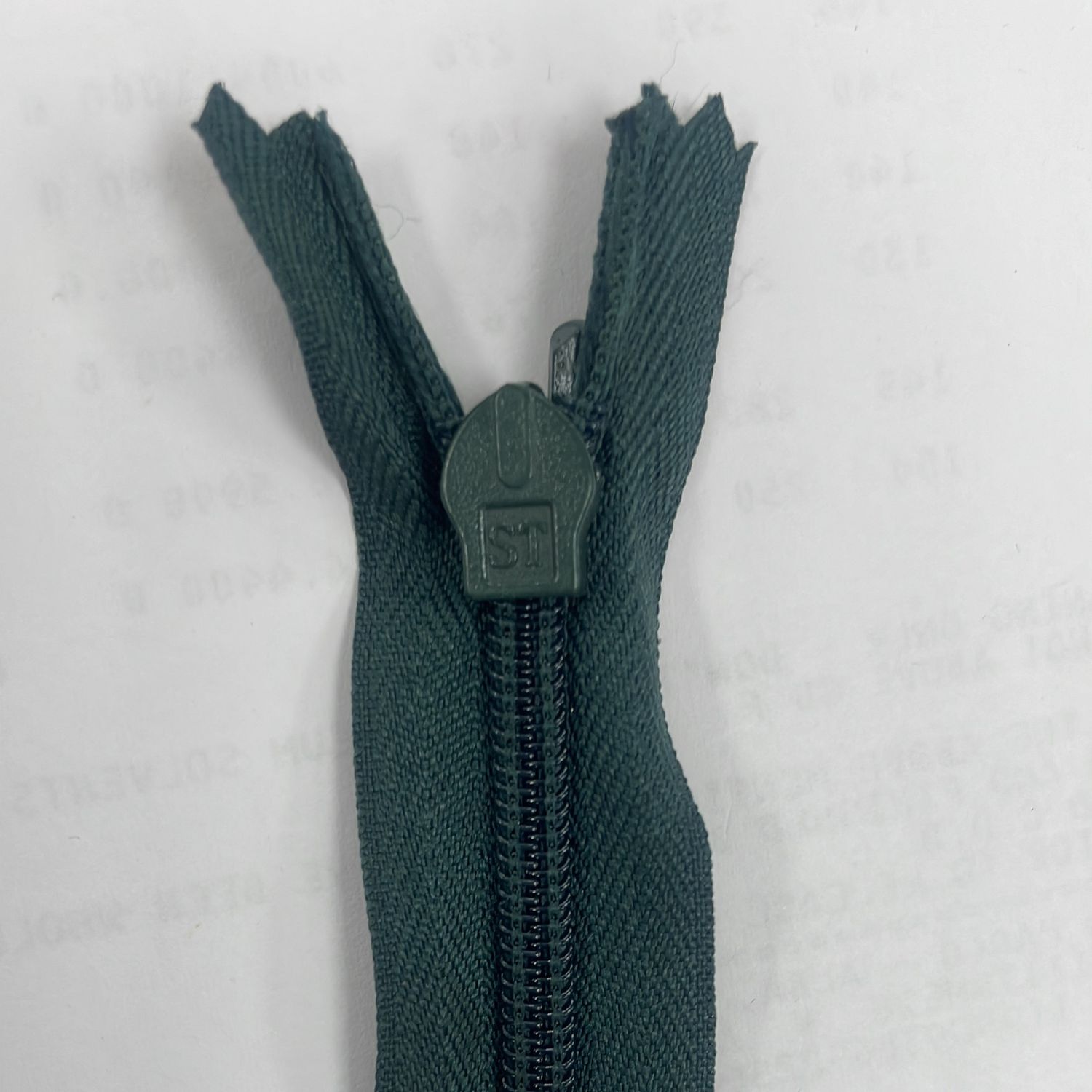 [ 19365 ] Zip Invisible Cotton/20cm/5g/Hemlock per Each