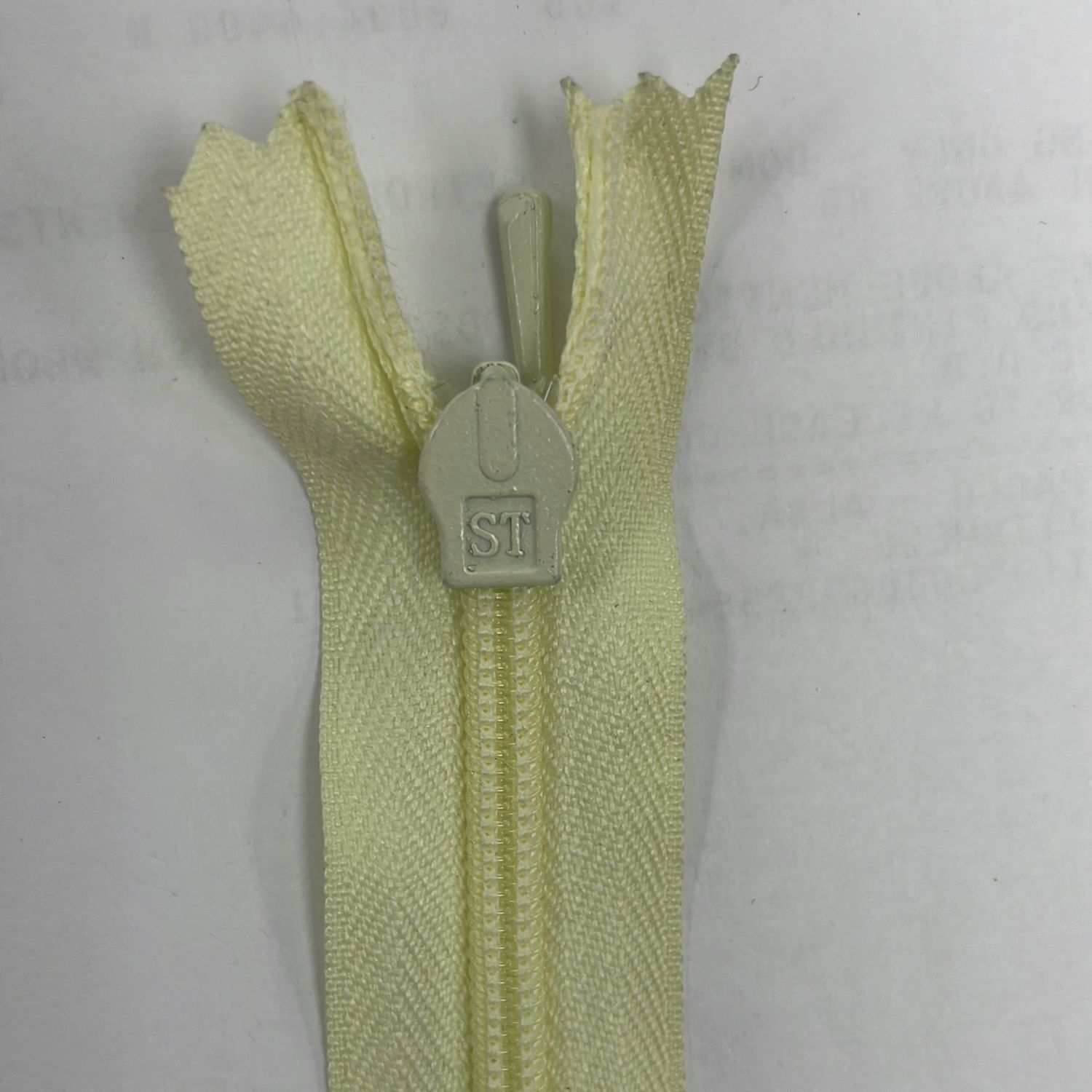 [ 19350 ] Zip Invisible Cotton/20cm/5g/Light Yellow per Each