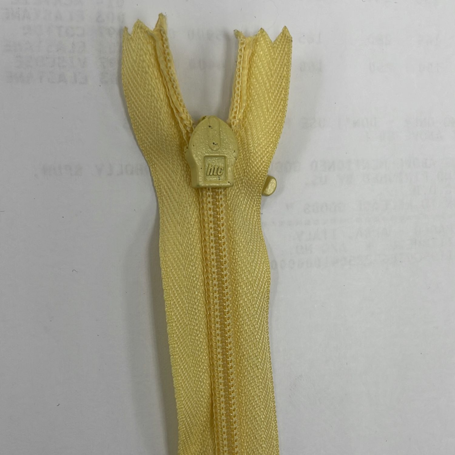 [ 19347 ] Zip Invisible Cotton/20cm/5g/Lemon per Each