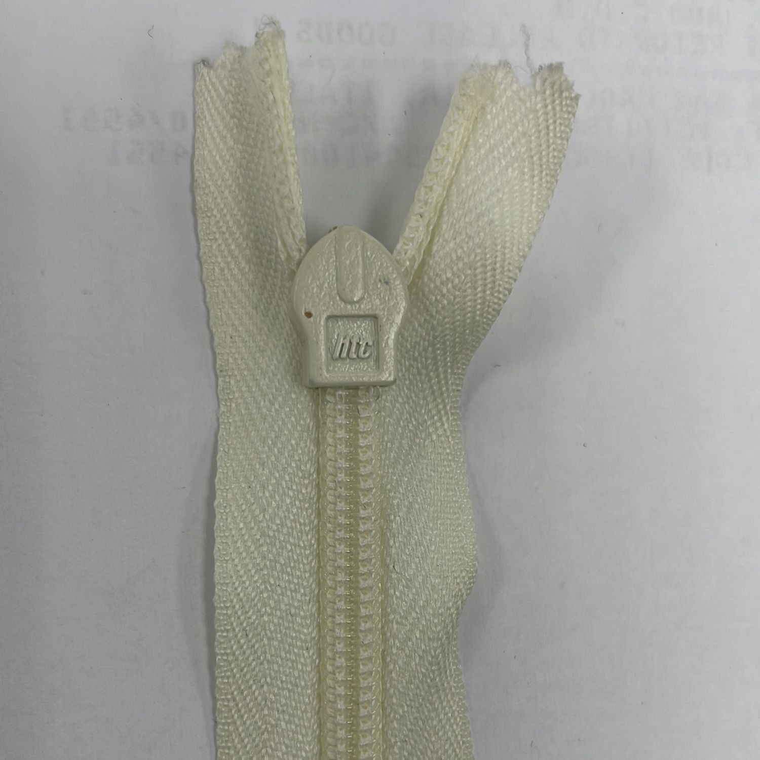 [ ZI-HTC-20-102 ] Zip Invisible 20cm-IVORY per Each
