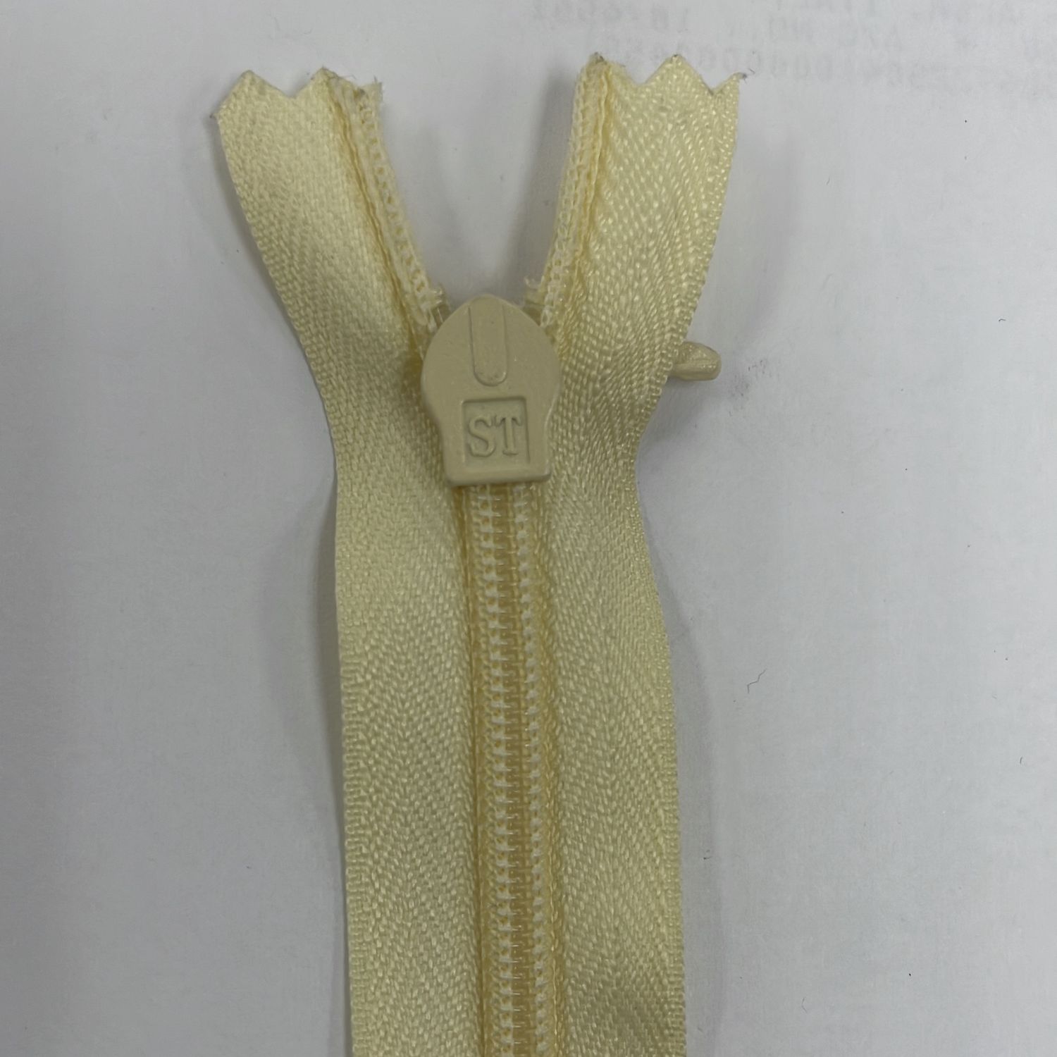 [ 18898 ] Zip Invisible Cotton/20cm/5g/Banana per Each