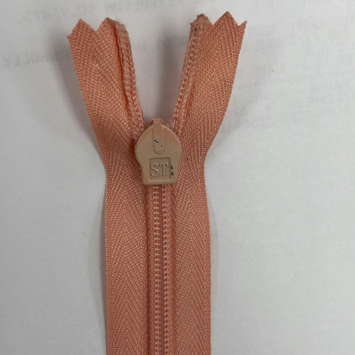[ 18917 ] Zip Invisible Cotton/20cm/5g/Coral Pink per Each