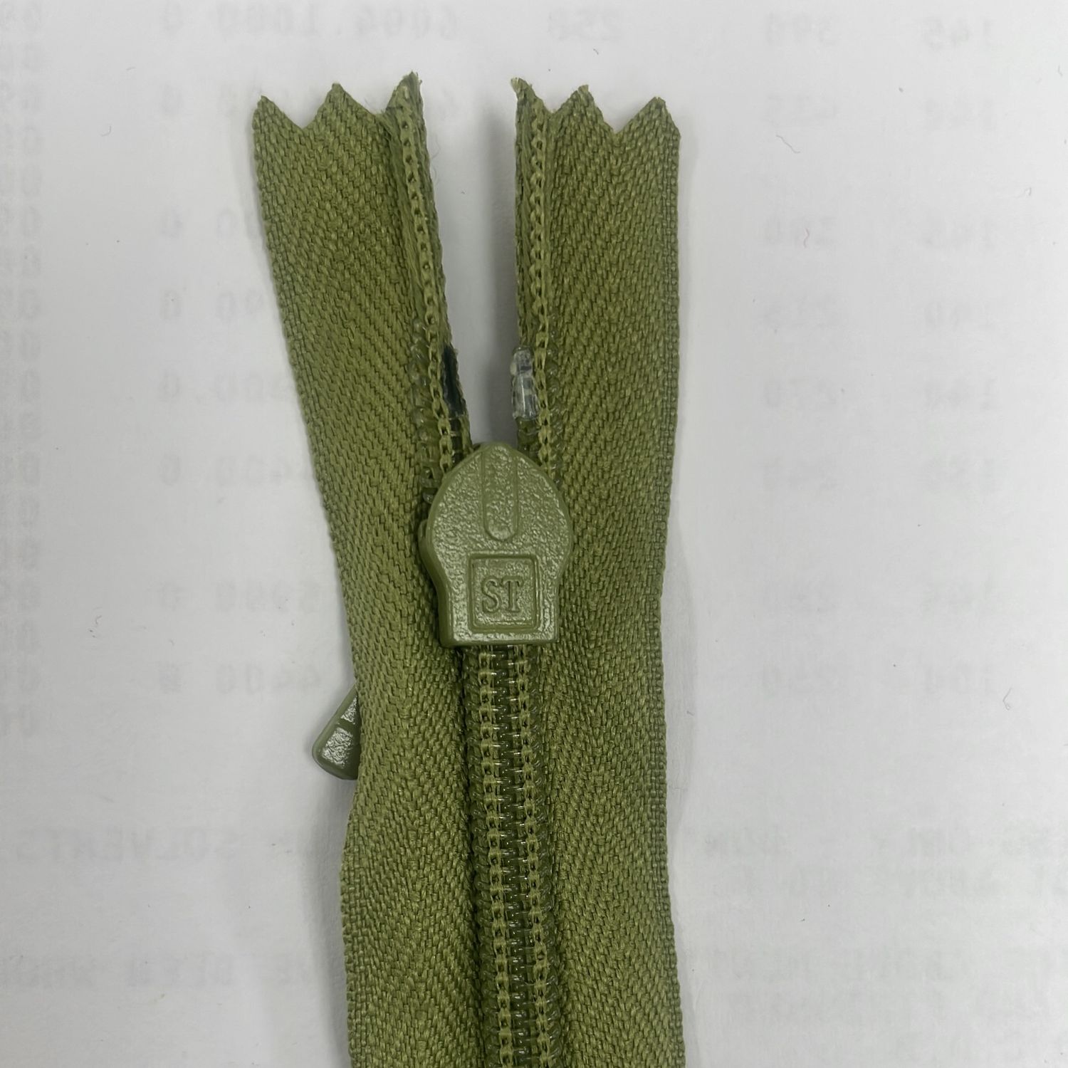 [ 19027 ] Zip Invisible Cotton/50cm/5g/Apple Green per Each