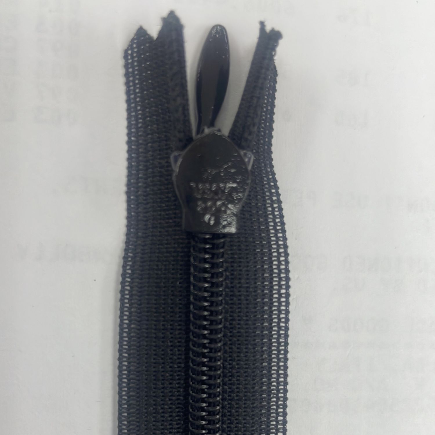 [ 17977 ] Zip Invisible/25/5g/Black per Each