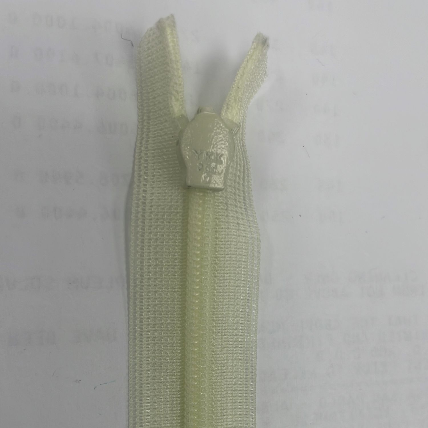 [ ZI-YKK-502-55 ] Zip invisible 55cm - Ivory per Each