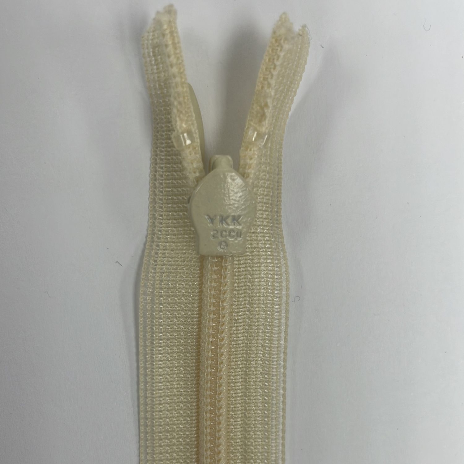 [ ZI-YKK-801-20 ] Zip invisible 20cm Ivory per Each